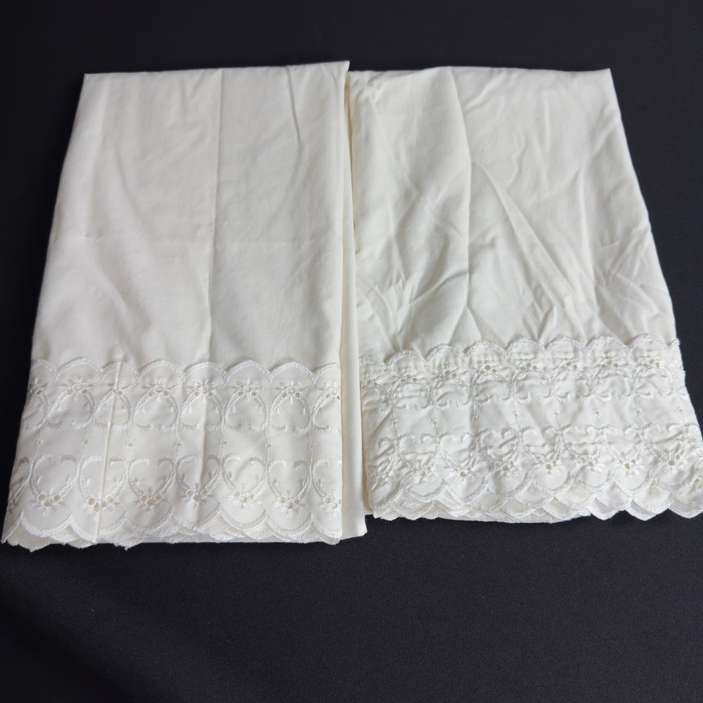 Vintage Springmaid Standard Pillowcase Set Off White Eyelet Lace Trim USA Made